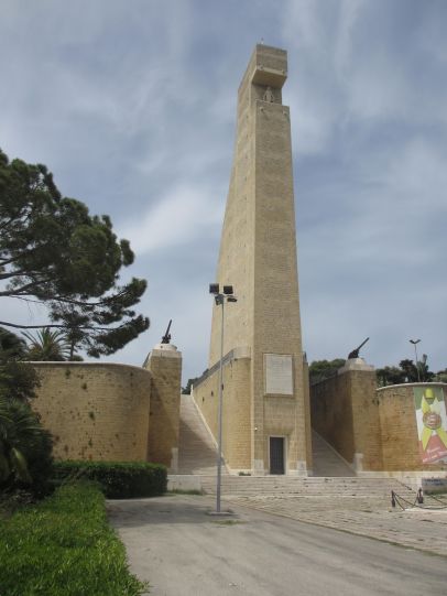 Monumento del Marinaio d ?Italia  ( Mai, 2015 ) inaktiv