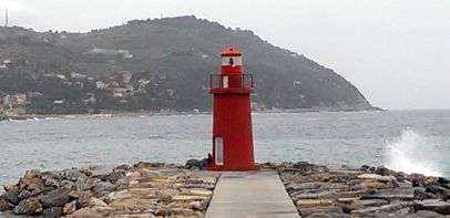 Porto Maurizio, Molo di Ponente  ( Mai, 2016 )