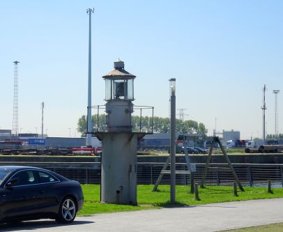 Zeebrugge , Zeesluis , Omookaai  ( Mai, 2018 ) inaktiv